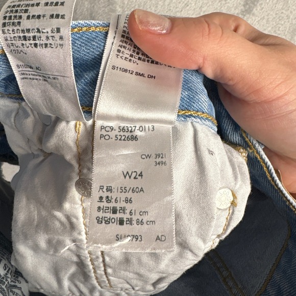 Levi's 501 Cutoff Denim Shorts Light Wash Distressed Frayed Hem Women's 24 - Picture 3 of 5